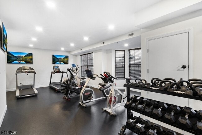 Building Photo - 50 Maple Ave