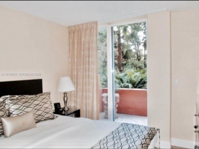 Building Photo - 2951 S Bayshore Dr