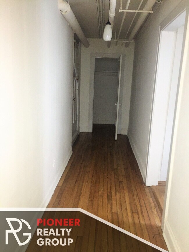 Building Photo - 1311 Dempster St