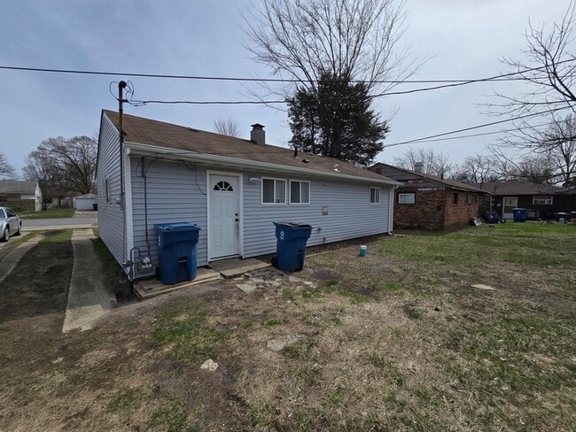 Building Photo - 2228 Wisconsin St