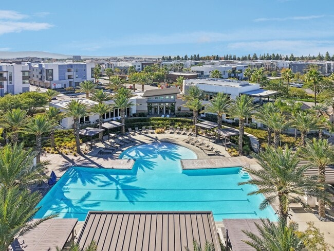 Building Photo - 11048 Luminate Dr