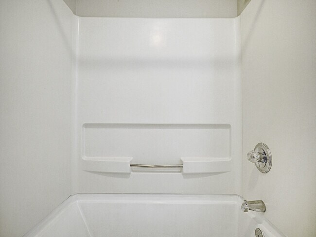Building Photo - 1080 Pennington Ct