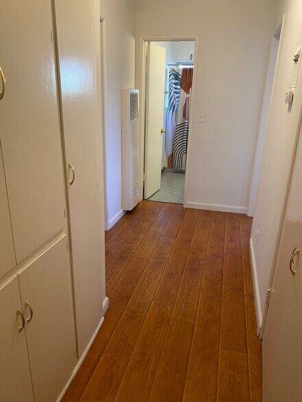 Building Photo - 7526 Fountain Ave