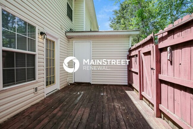 Building Photo - 2 Bedroom Pet-Friendly Home in La Vergne, TN with Main Street Renewal