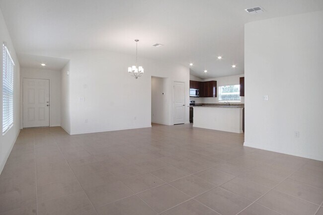 Building Photo - Modern Comfort Meets Convenience