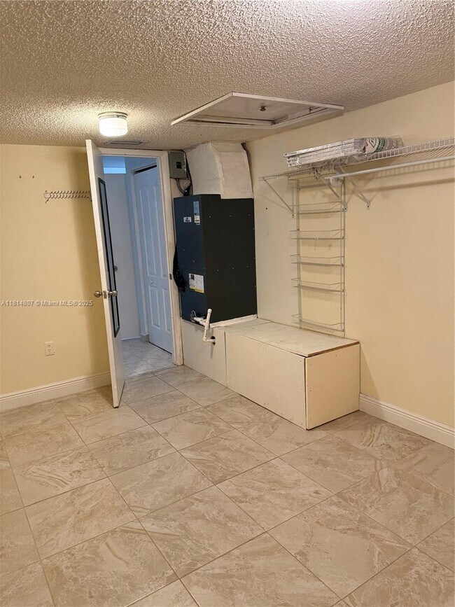 Building Photo - 541 NE 199th Ln