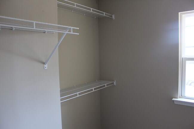 Master Walk-in Closet - 4822 Landover Bluff Way
