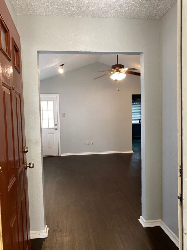 Building Photo - 8701-8703-8703 Holly St