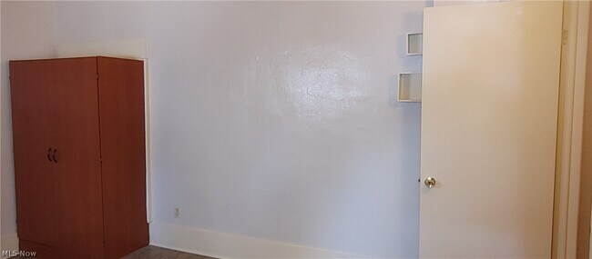 Building Photo - 956 Grant Ave