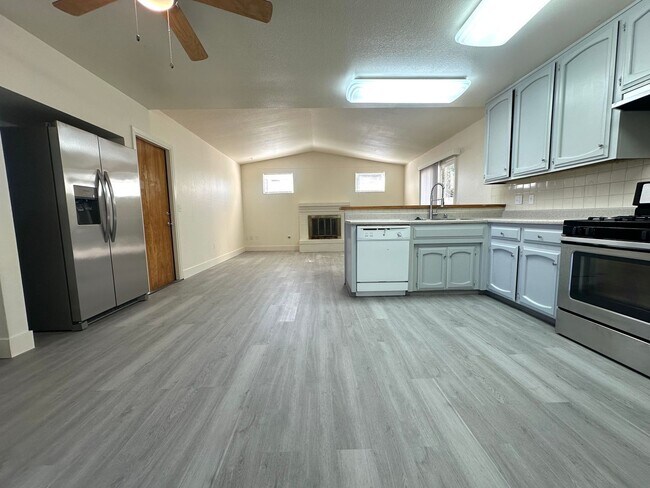 Building Photo - Beautiful home located in Manteca