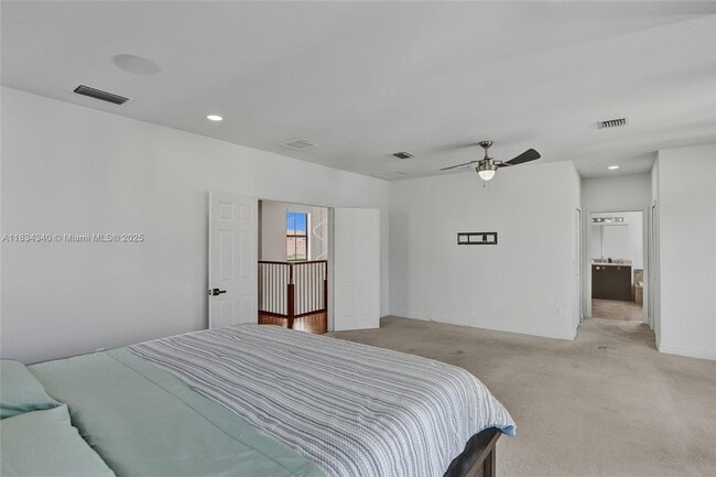 Building Photo - 1007 NW 99th Ct