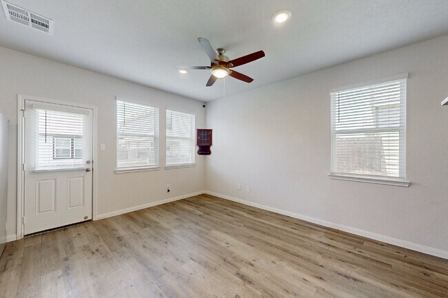Building Photo - 2-Bedroom 2.5-Bath, 2 car garage, modern home