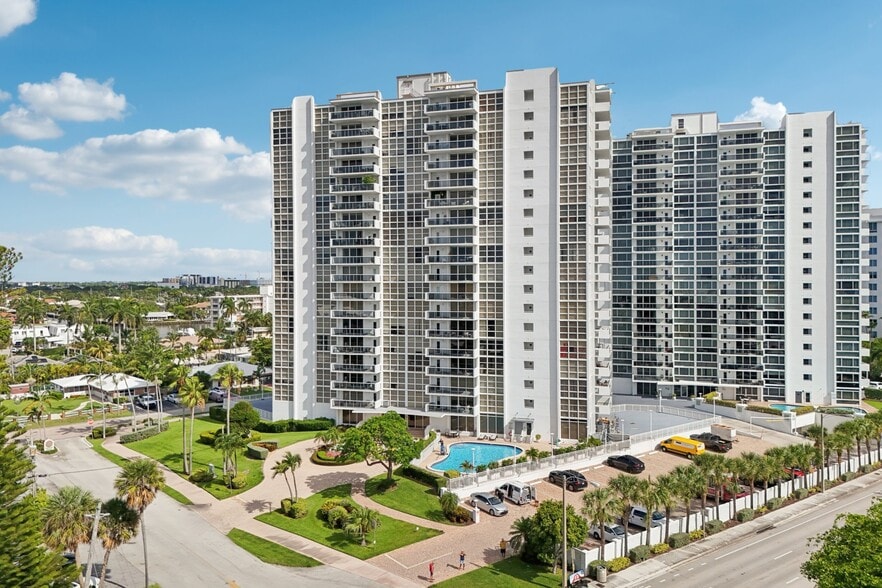 Building Photo - 2701 N Ocean Blvd