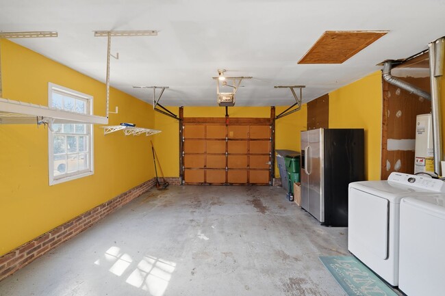 Building Photo - Don’t Miss This Beautiful 3BR Stone Orchard Home with Warm Wood Floors & Fireplace!