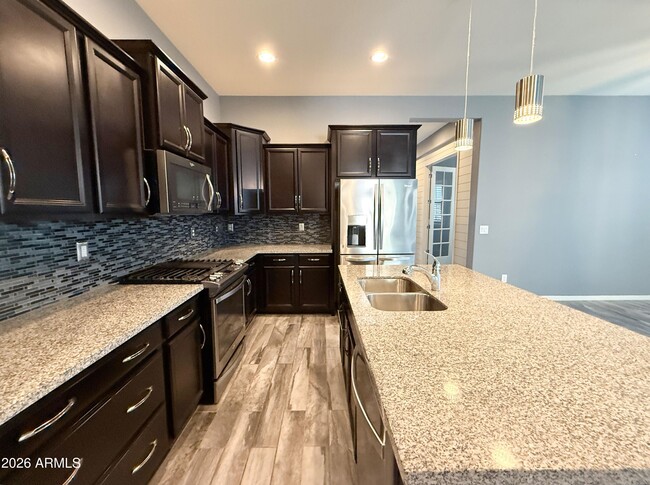 Building Photo - 20618 W Edgemont Ave