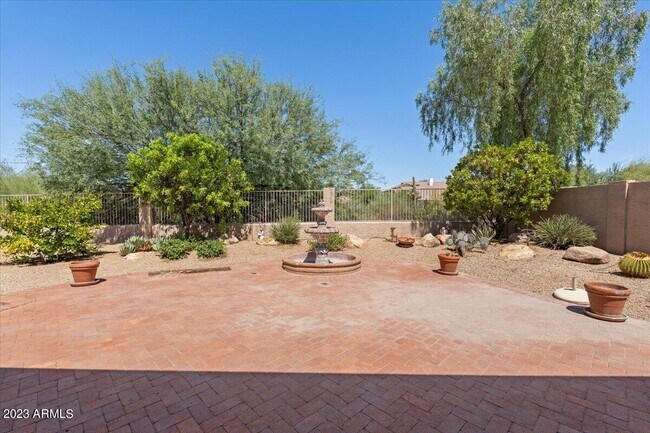Building Photo - 4326 E Rancho Tierra Dr