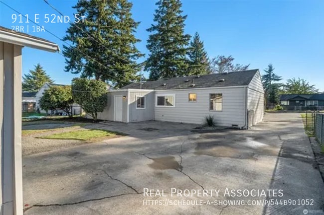 Building Photo - 911 E 52nd St