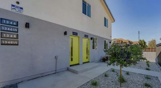 Building Photo - 1348-1348 E Vernon Ave