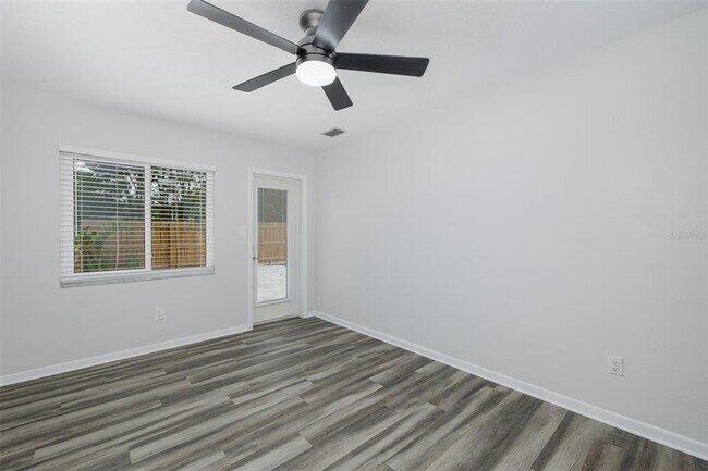 Building Photo - 211 Timberlane Dr