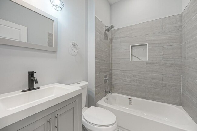 Building Photo - 1156 S 52nd St