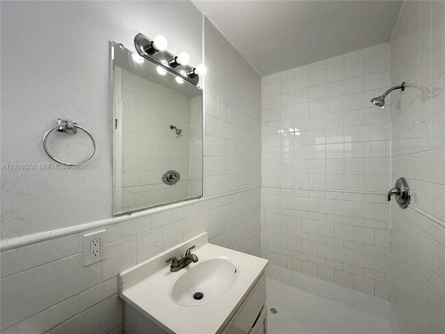 Building Photo - 2309 Madison St