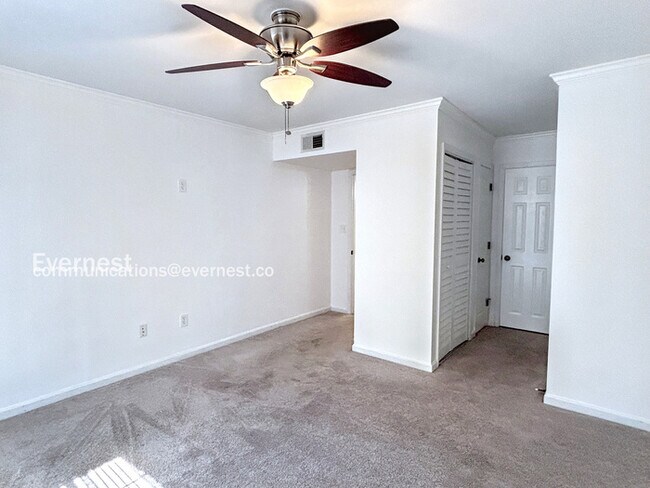 Building Photo - 1105 Lenox Way NE