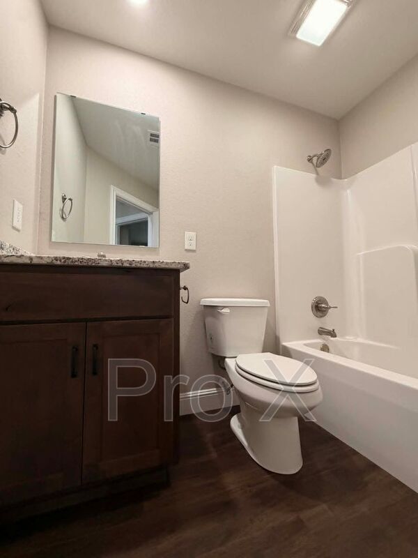 Building Photo - 209 Munson St