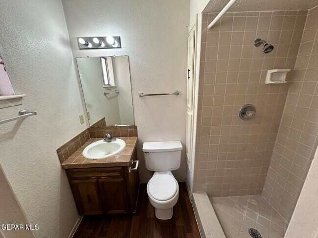 Building Photo - 2827 Anise Dr