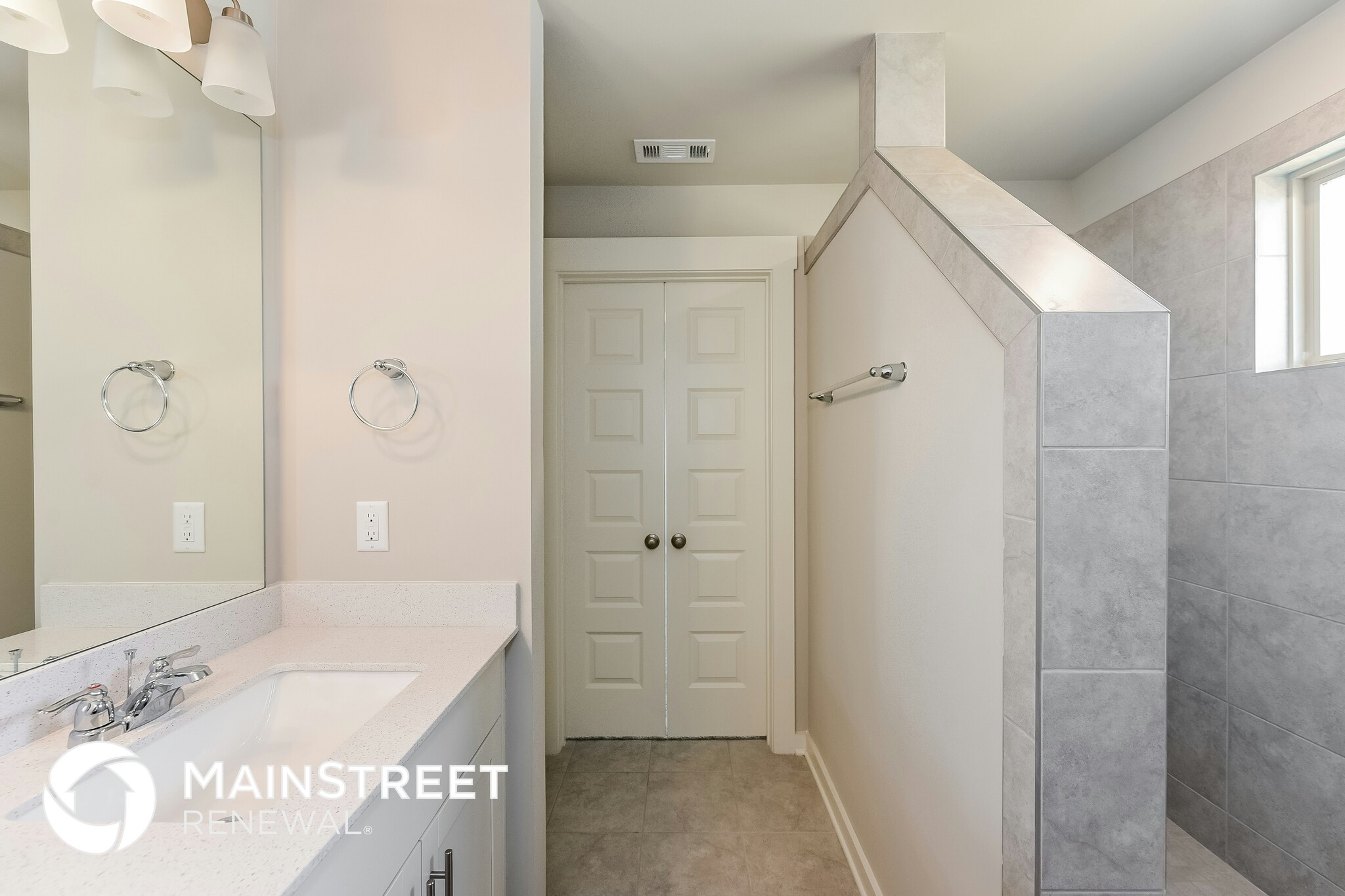 Building Photo - 389 Black Thorn Ln