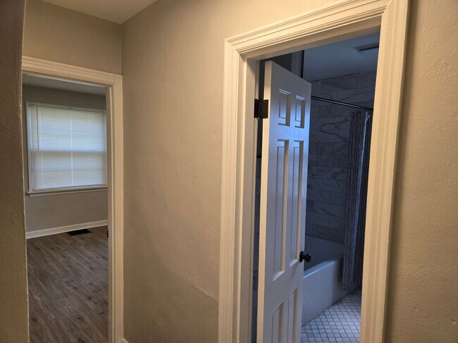 Building Photo - 304 Tiffin Ave