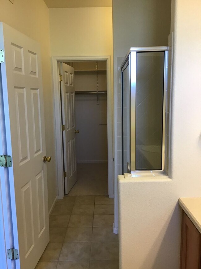 Building Photo - 3 bed 2.5 bath townhome for rent at Cherry landing 80016
