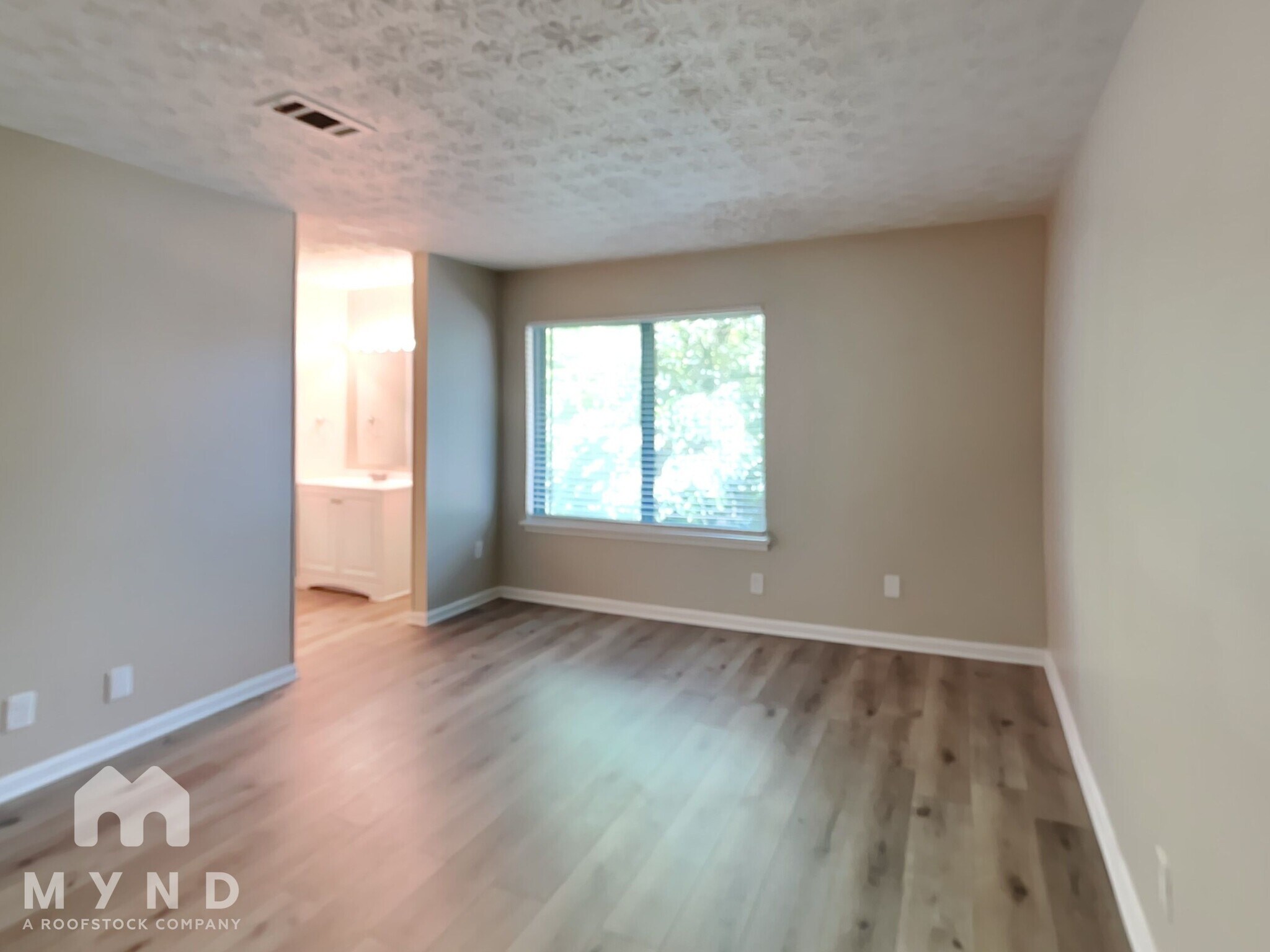 Building Photo - 8602 Creekwood Way