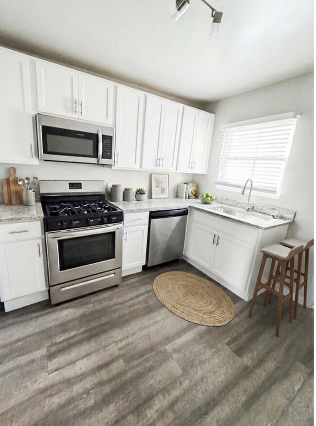 Building Photo - Second-Floor 2-Bedroom Premium Apartment | 850 SF