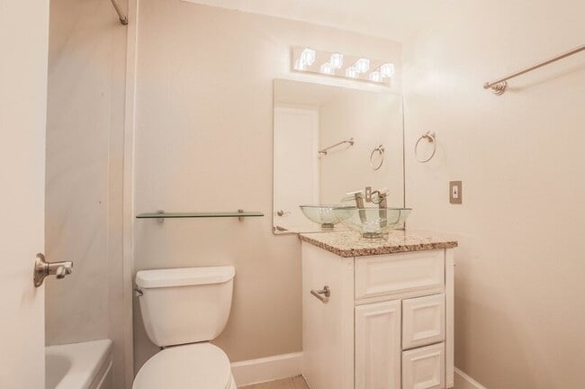 Building Photo - 1243 N Gaylord St