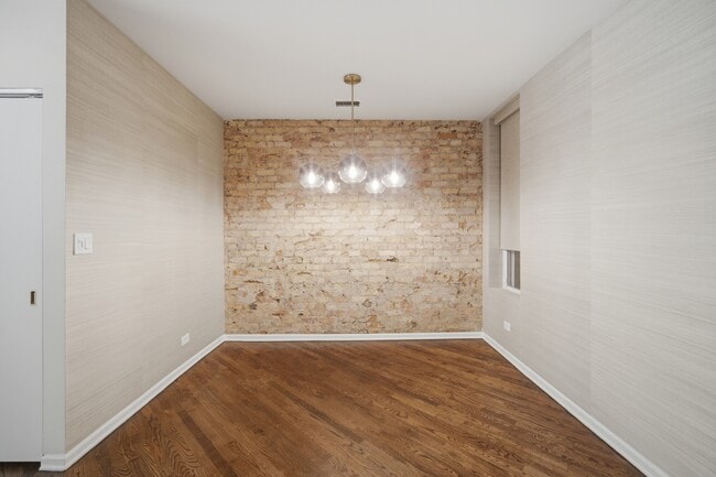 Building Photo - 626 W Buckingham Pl