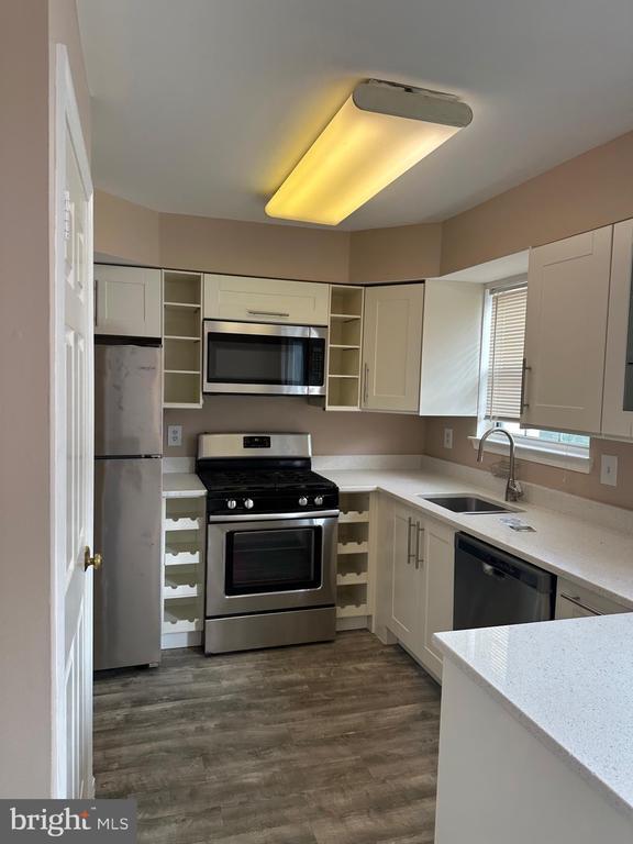 Building Photo - 6850 Signature Cir