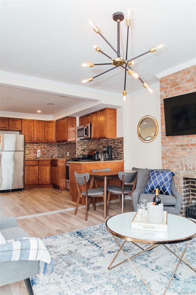 Building Photo - 27 Vanderbilt Ave