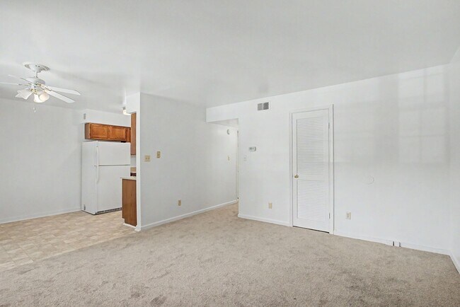 Building Photo - 15324 Warwick Blvd