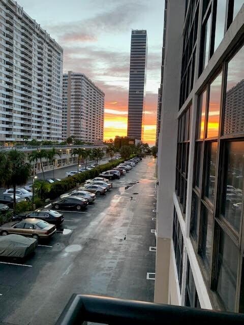 Building Photo - 2017 S Ocean Dr