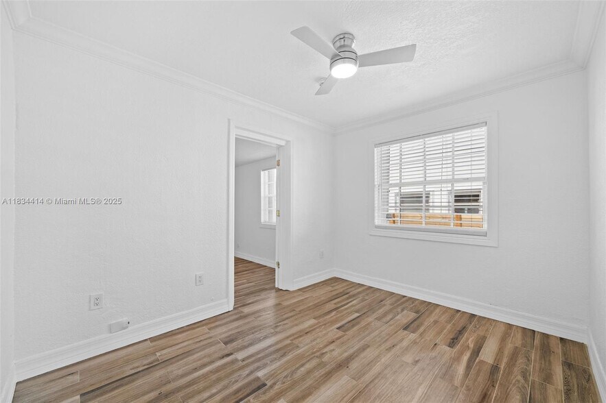 Building Photo - 6381 SW 39th St