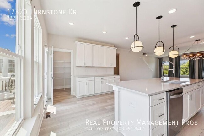 Building Photo - 17320 Turnstone Dr