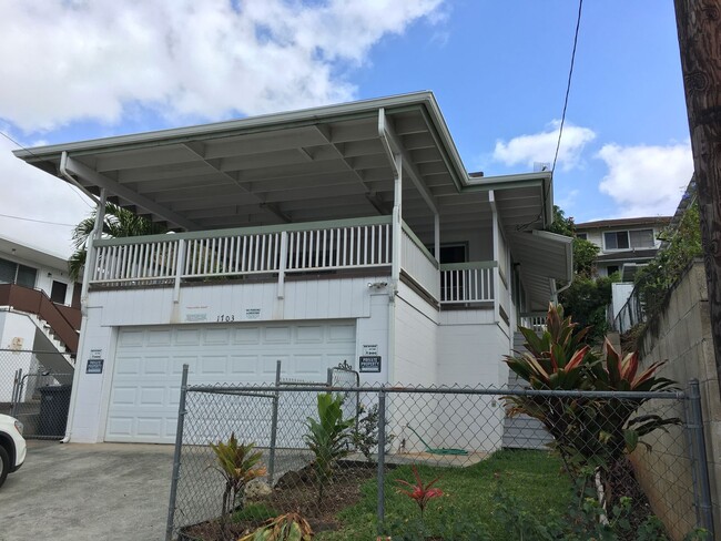 Building Photo - 1703 Puowaina Dr