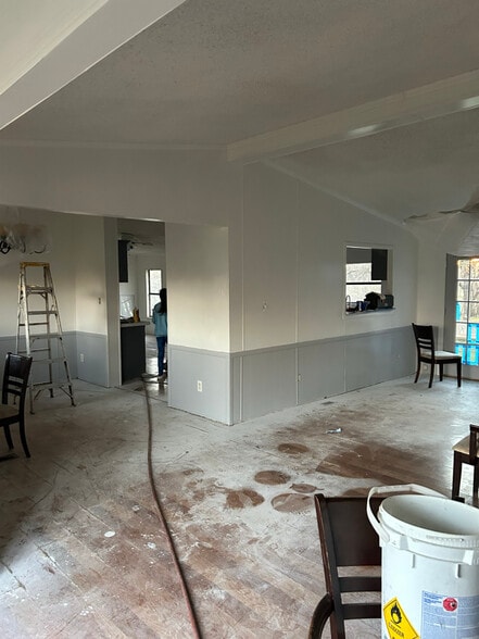 Building Photo - 330 Partridge Dr