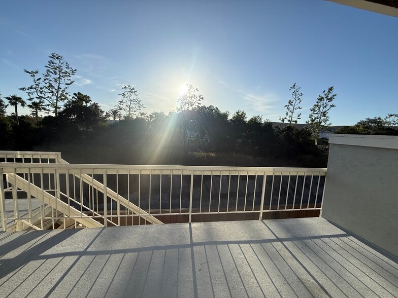 Veranda - 836 Pillar Point Way