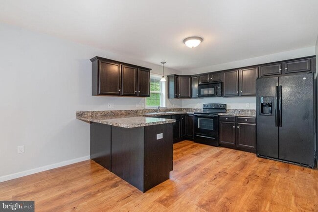 Building Photo - 774 Winding Ln