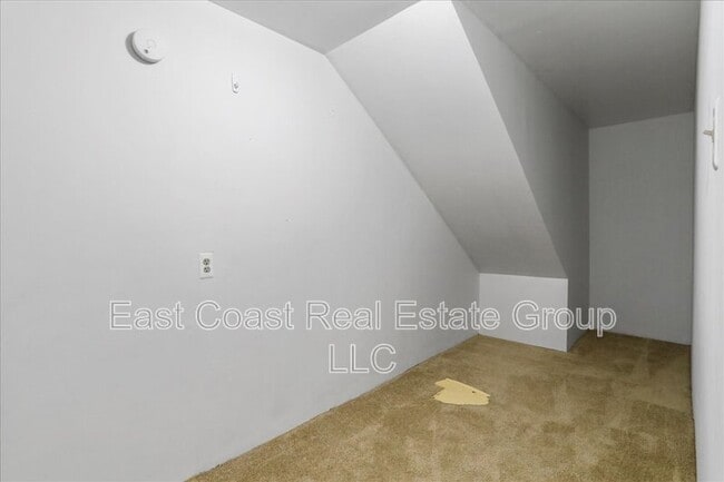 Building Photo - 300 S Potomac St