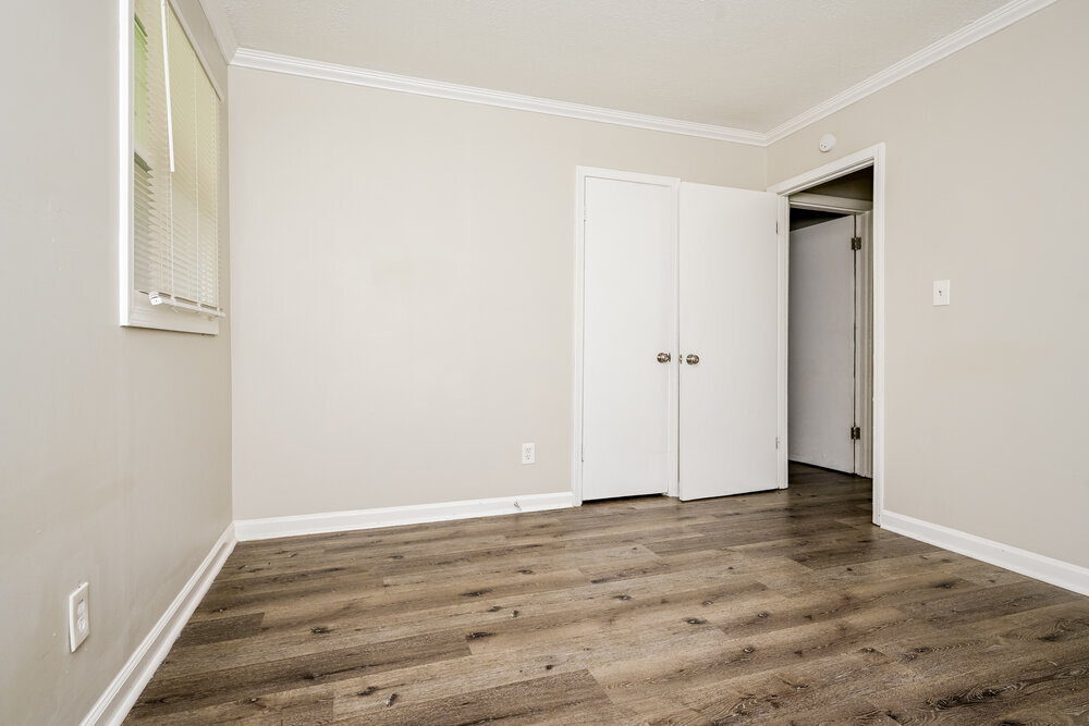 Building Photo - 494 Clara Dr