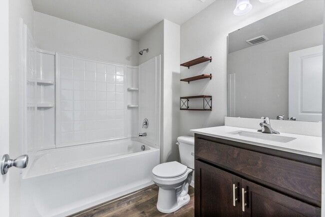 Building Photo - 856 Bear Creek Dr