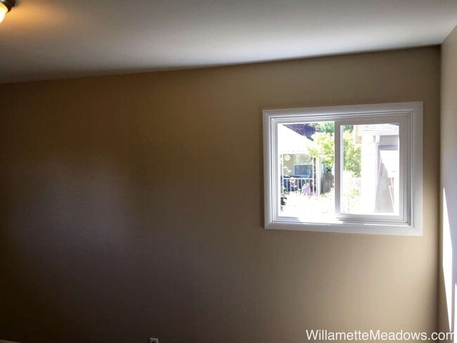 Building Photo - Charming Updated 3 Bedroom Home with A/C, Garage & Fenced Backyard in South Salem