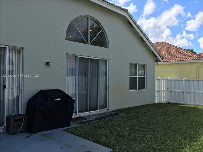 Building Photo - 16407 SW 1st Ct